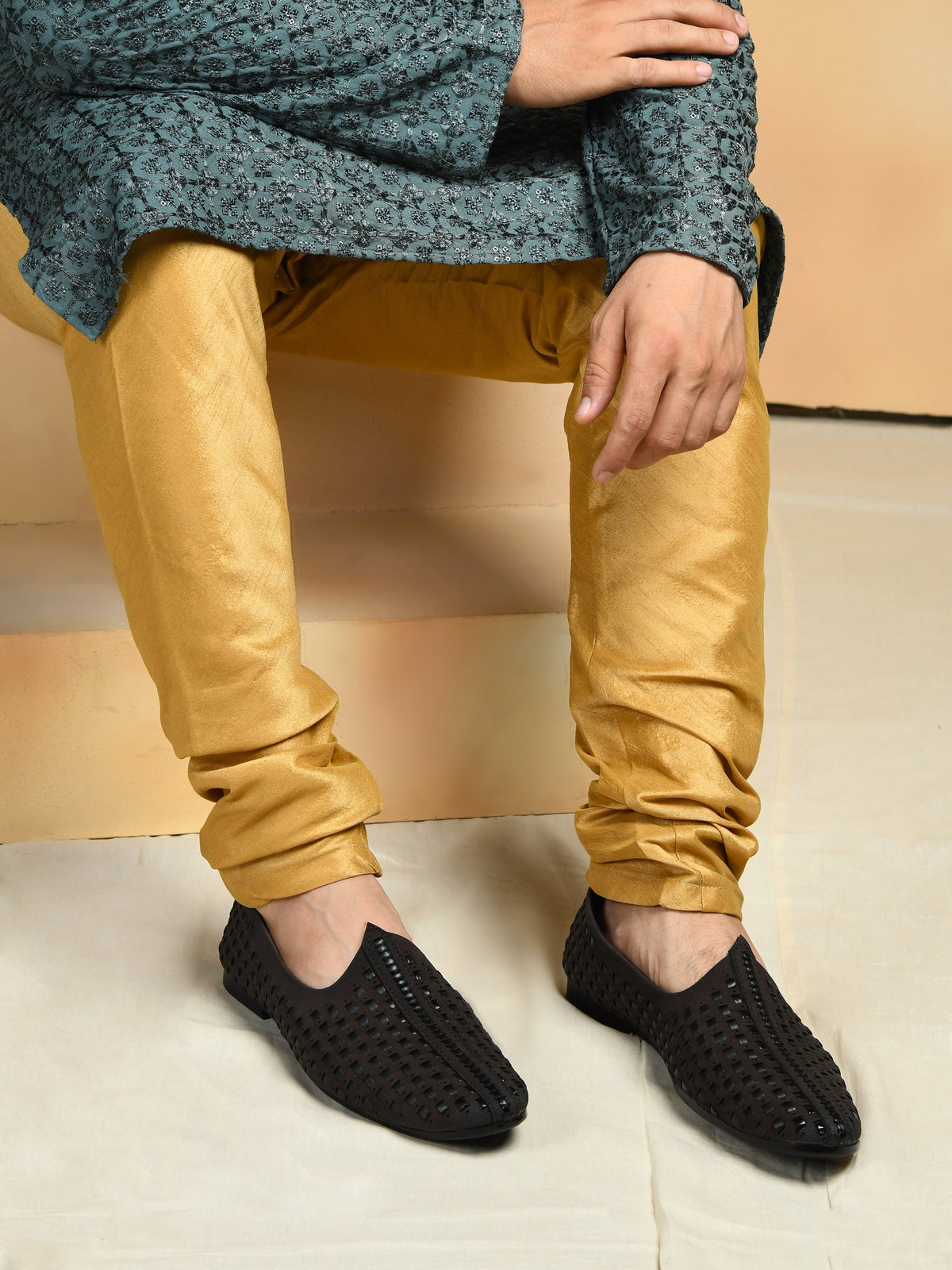 Vegan Leather Handcrafted Juttis for Men