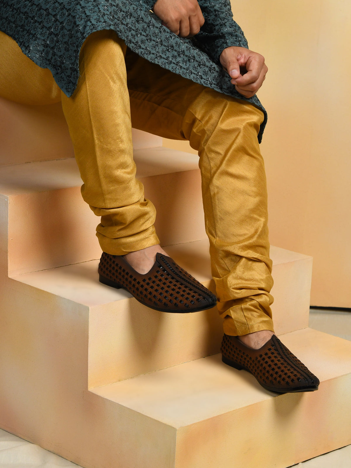 Vegan Leather Handcrafted Juttis for Men