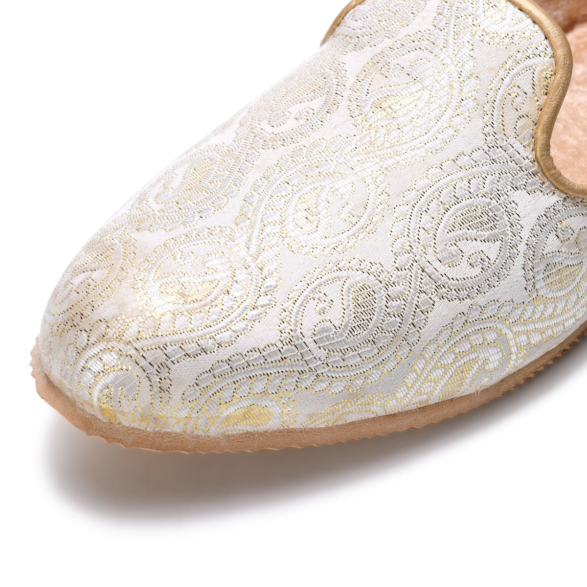 White Handcrafted Wedding Naagra Mojari
