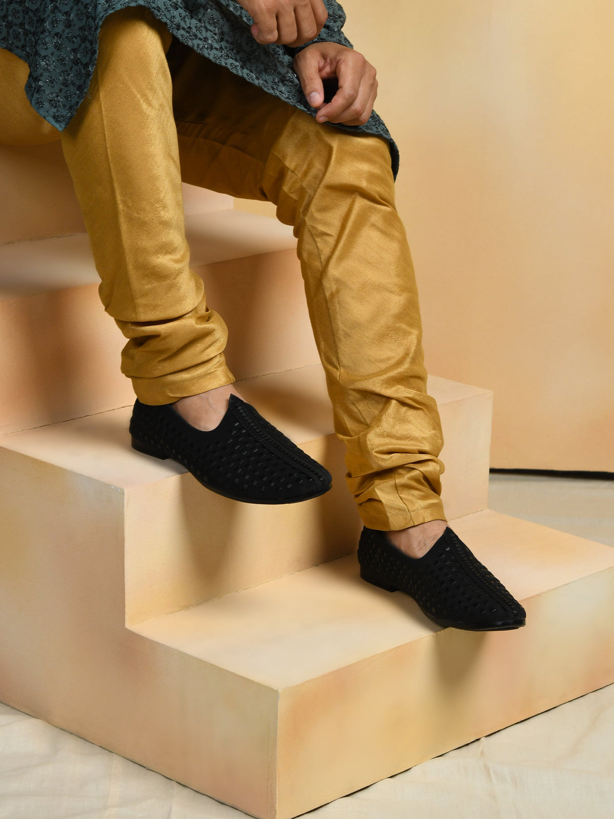 Vegan Leather Handcrafted Juttis for Men