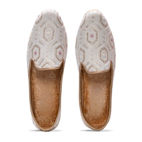 White Embroidered Wedding Nagra Mojari