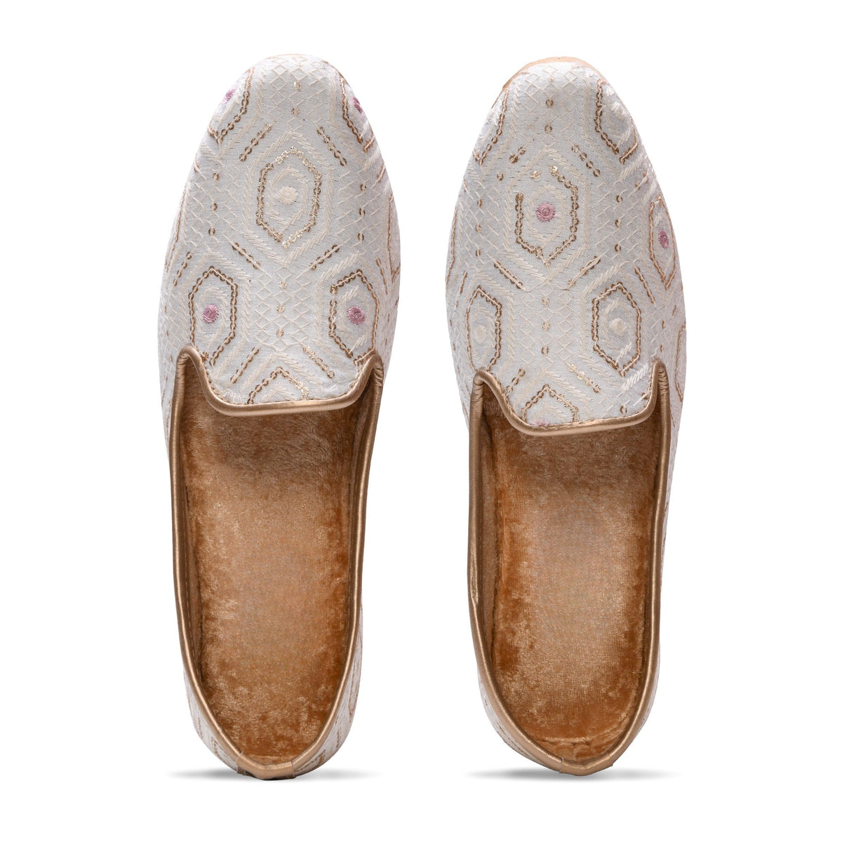 White Embroidered Wedding Nagra Mojari