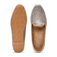 Men’s Grey Handcrafted Wedding Mojari | Ethnic Naagra Mojri for Men with Cushioned Sole | Traditional Slip-On Jutti for Sherwani, Kurta Pajama & Festive Wear