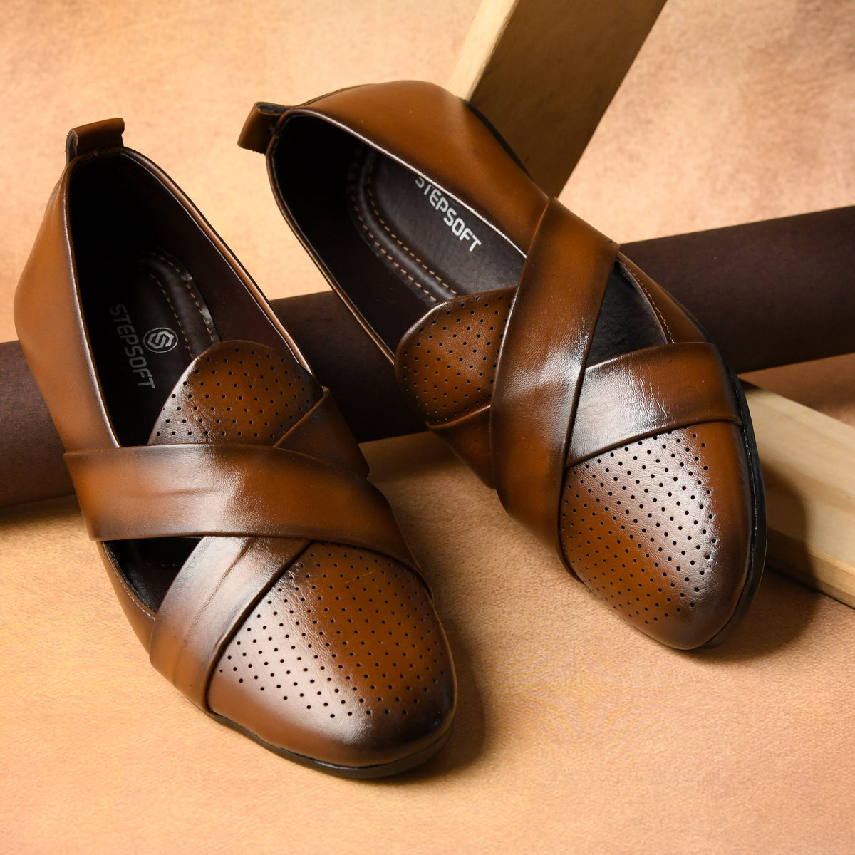 Criss-Cross Nagra Jutti Loafers for Men