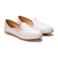 White Handcrafted Wedding Naagra Mojari