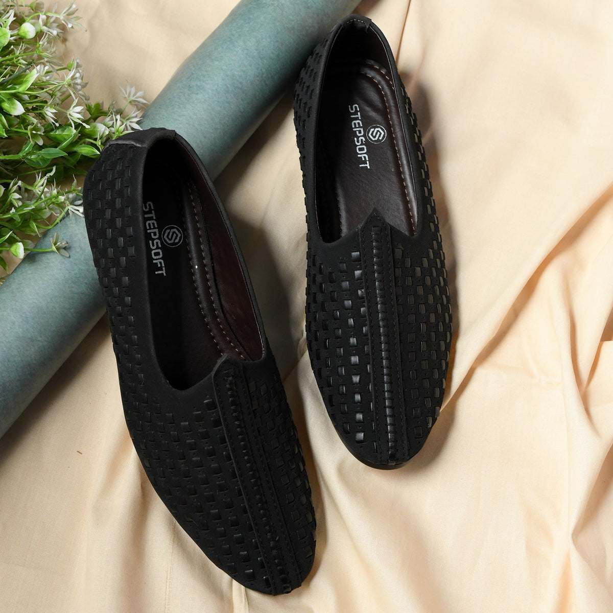 Vegan Leather Handcrafted Juttis for Men