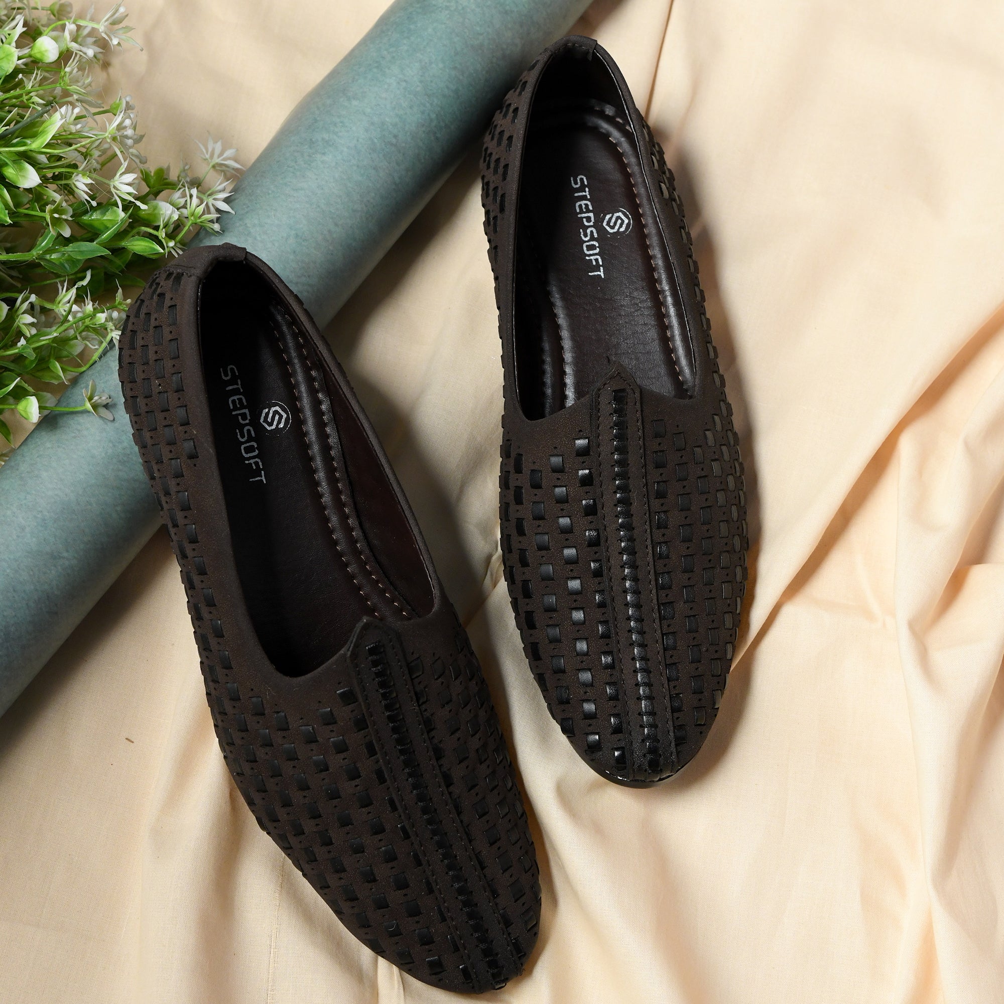 Vegan Leather Handcrafted Juttis for Men