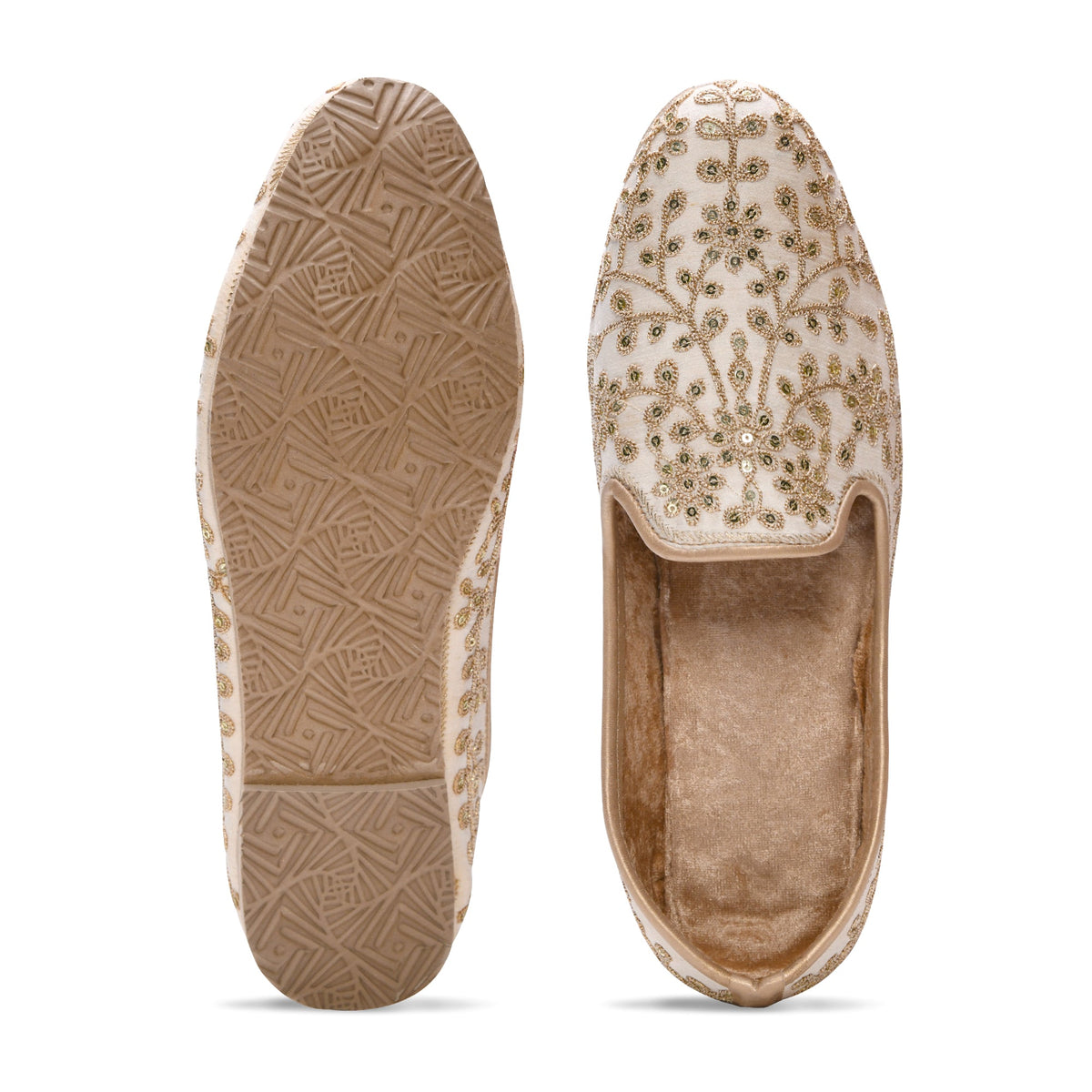 Handcrafted Embroidered Naagra Mojri Men