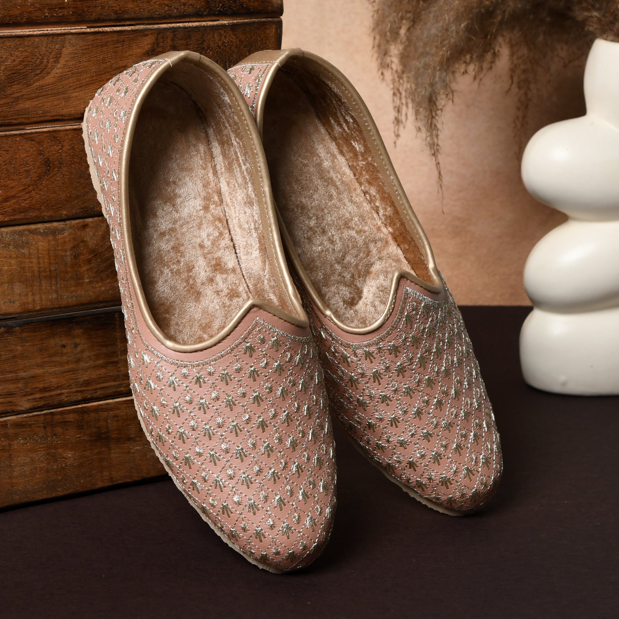 Peach Handcrafted Wedding Naagra Mojari
