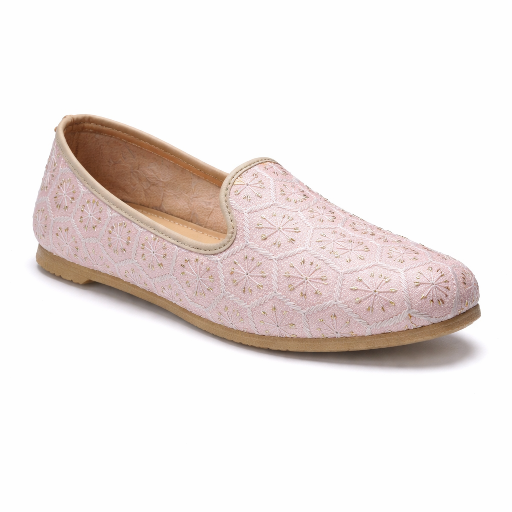 Peach Handcrafted Wedding Naagra Mojari