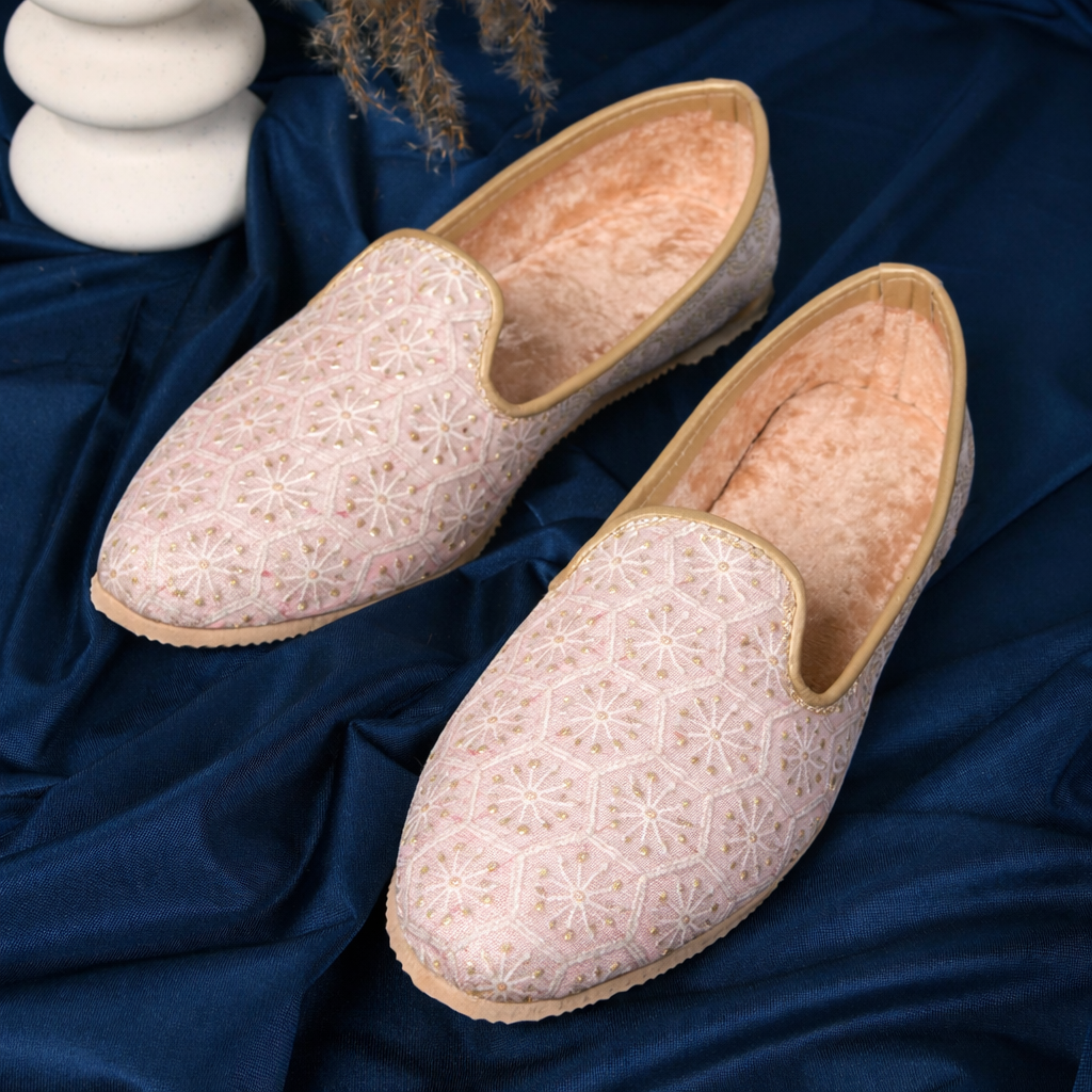 Peach Handcrafted Wedding Naagra Mojari