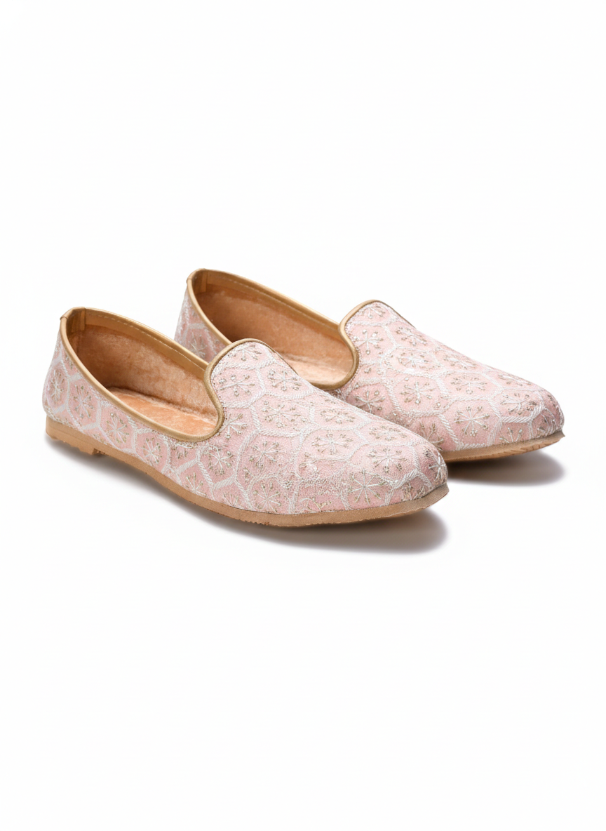 Peach Handcrafted Wedding Naagra Mojari