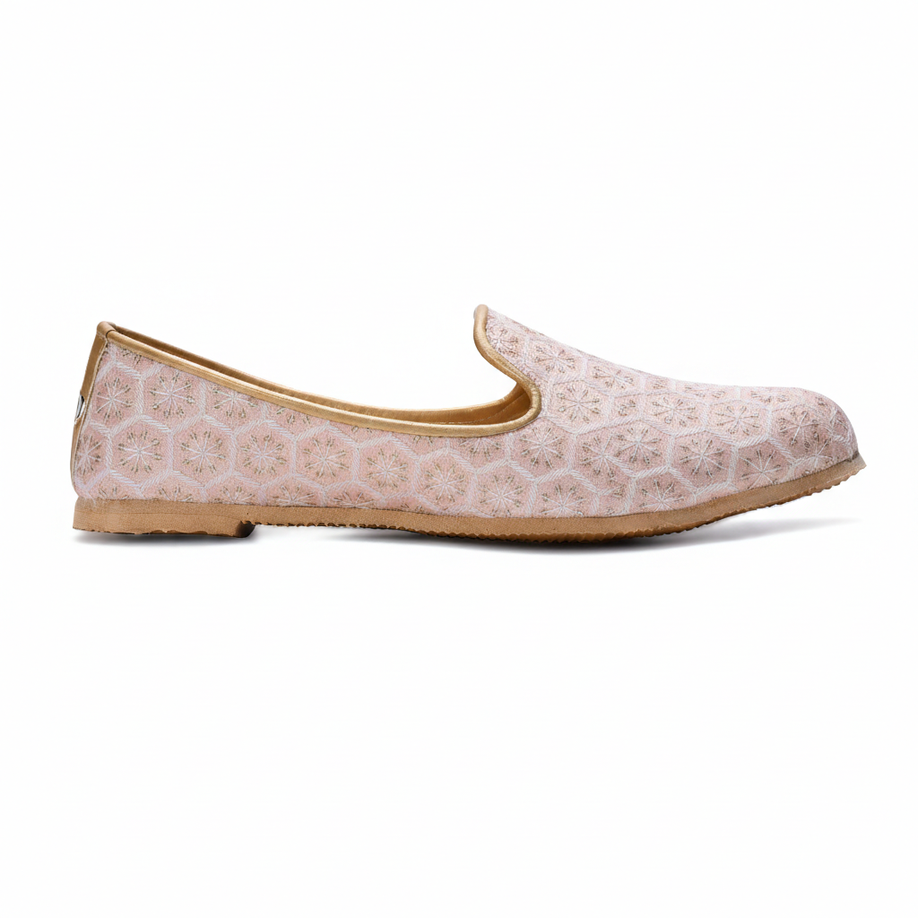 Peach Handcrafted Wedding Naagra Mojari