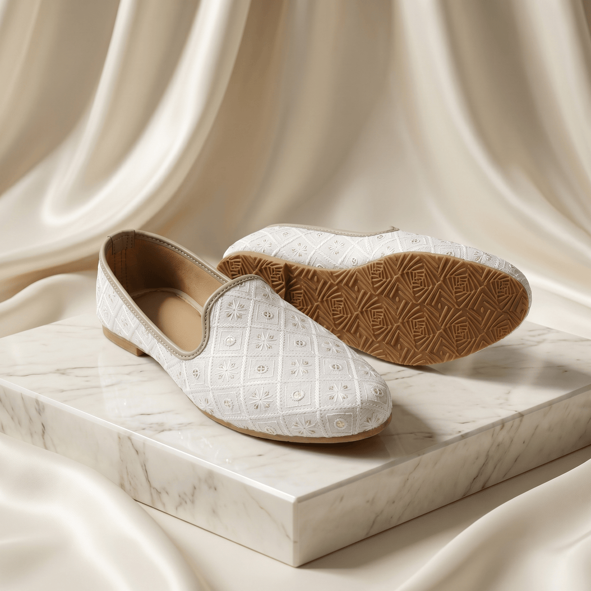 White Handcrafted Wedding Naagra Mojari