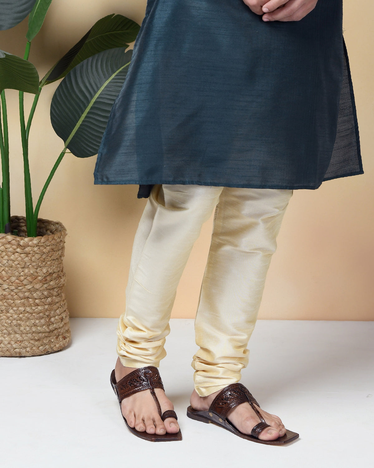 Rajveer Crest Pure Leather Kolhapuri Chappals